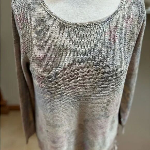 Sioni NWT double layered muted floral print lightweight scoop neck sweater tan M - Picture 5 of 10